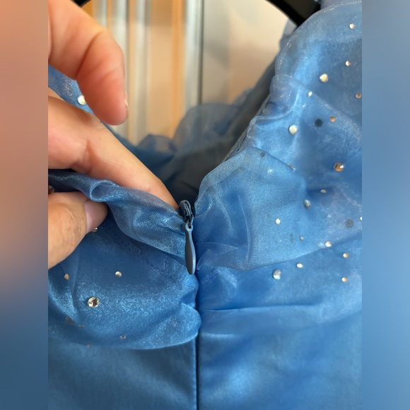 Beautiful Princess Dress - Kids size Medium, Blue tulle Rhinestones Snow White - Picture 6 of 16